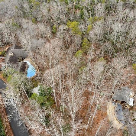 Boozy Bear Bungalow Romantic Cabin 5 Mins 2 Downtown With Hot Tub And Fire Pit Gatlinburg Exterior foto